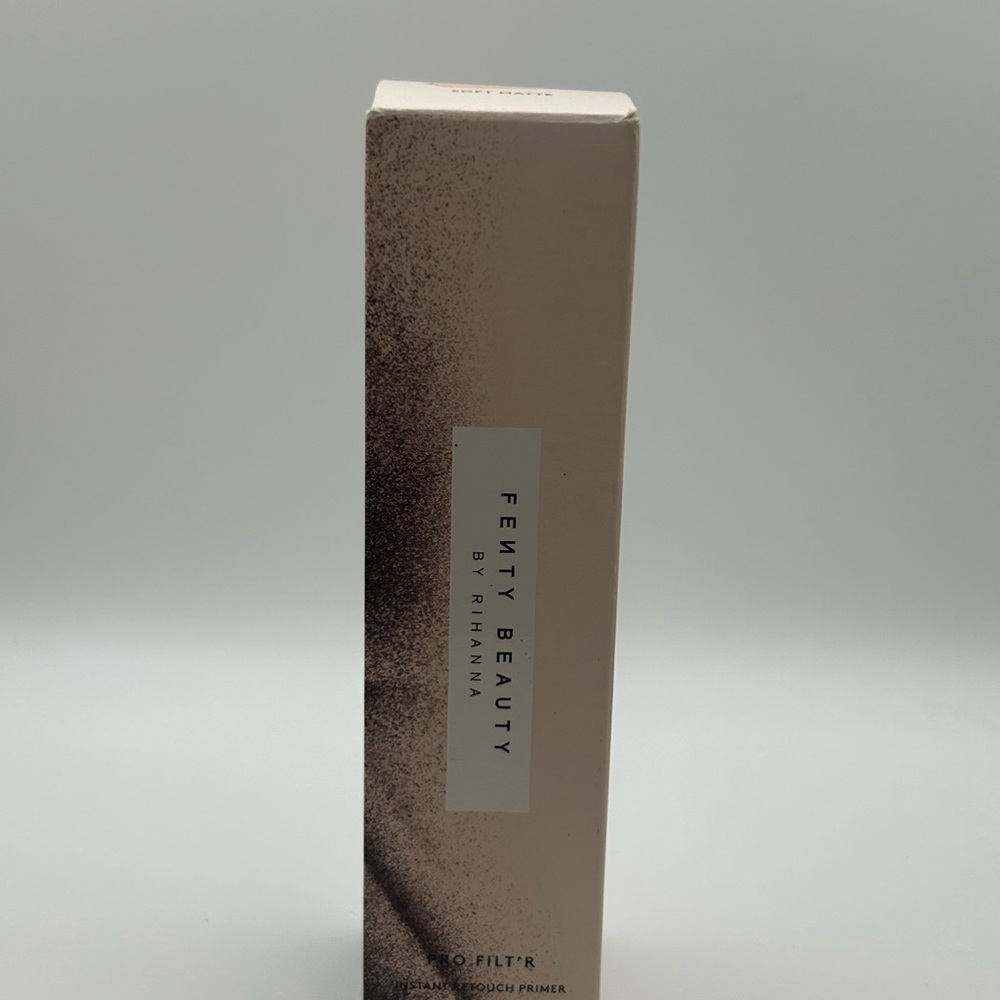 Fenty Beauty Pro Filt'r Instant Retouch Primer - Rose Gold Accent